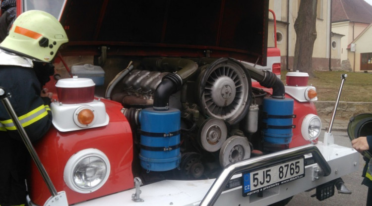 SDH Dolní Cerekev: Slavnostní předání zásahové repasované Tatry