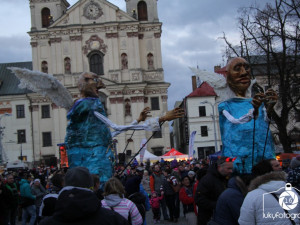 Jihlava zahájila advent rozsvícením vánočního stromečku na náměstí