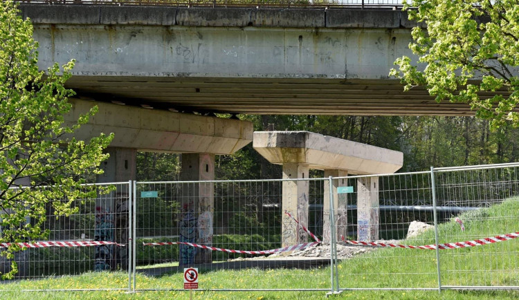 Rekonstrukce mostu dálničního přivaděče