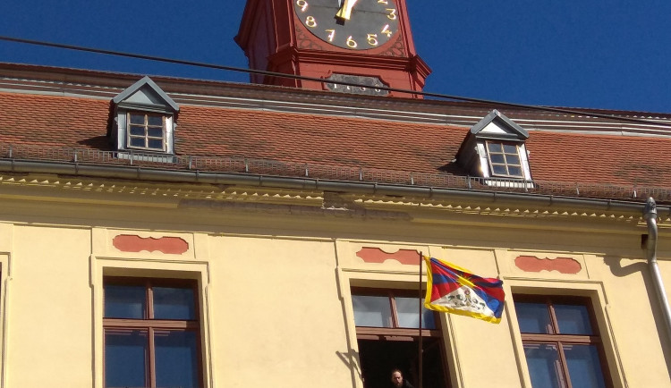 Vyvěšení tibetské vlajky