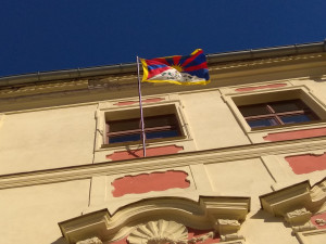 Vyvěšení tibetské vlajky