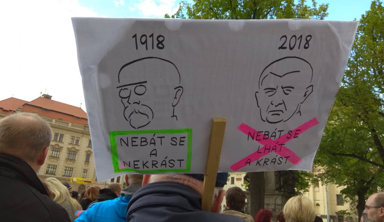 Demonstrace na jihlavském Masarykově náměstí - nezávislost justice