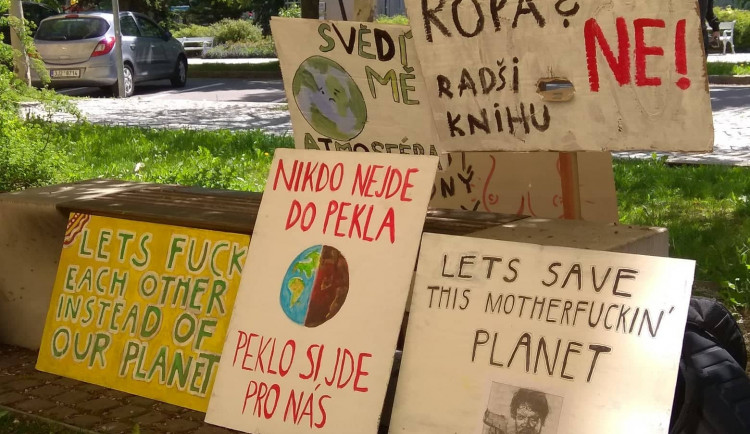 Jihlavští studenti demonstrují za lepší ochranu klimatu