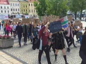 Jihlavští studenti demonstrují za lepší ochranu klimatu