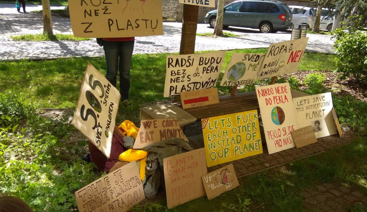 Jihlavští studenti demonstrují za lepší ochranu klimatu