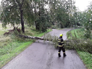 Hasiči opět bojovali s následky po bouřce