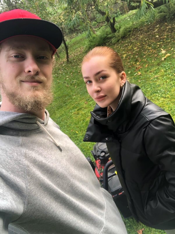 Kryštof Hrala s partnerkou
