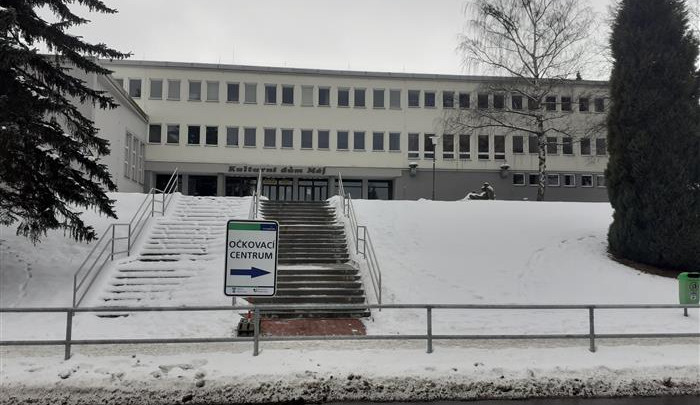 První očkovací centrum na Vysočině, Pelhřimov, KD Máj