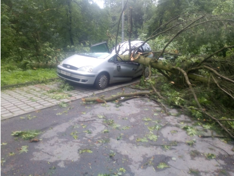Noční bouřka na Vysočině a odklízení následků, 30.6.2021
