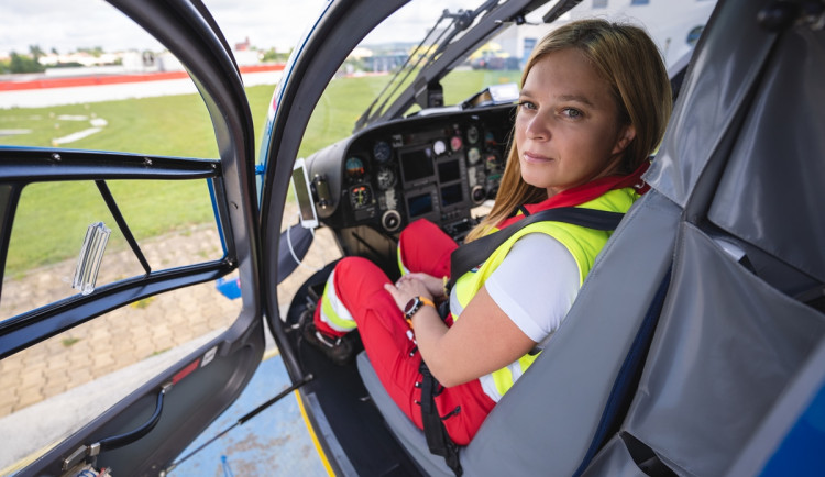 (NE)OBYČEJNÍ: Jako matce se mi u dětí zasahuje mnohem hůř, říká letecká záchranářka Jiřina Petrová