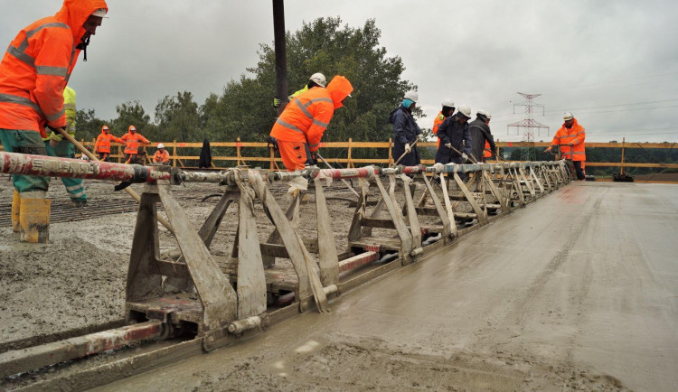 Betonáž nosné konstrkce.