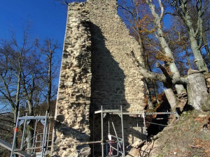 Zřícenina hradu Štamberk a kamenné moře