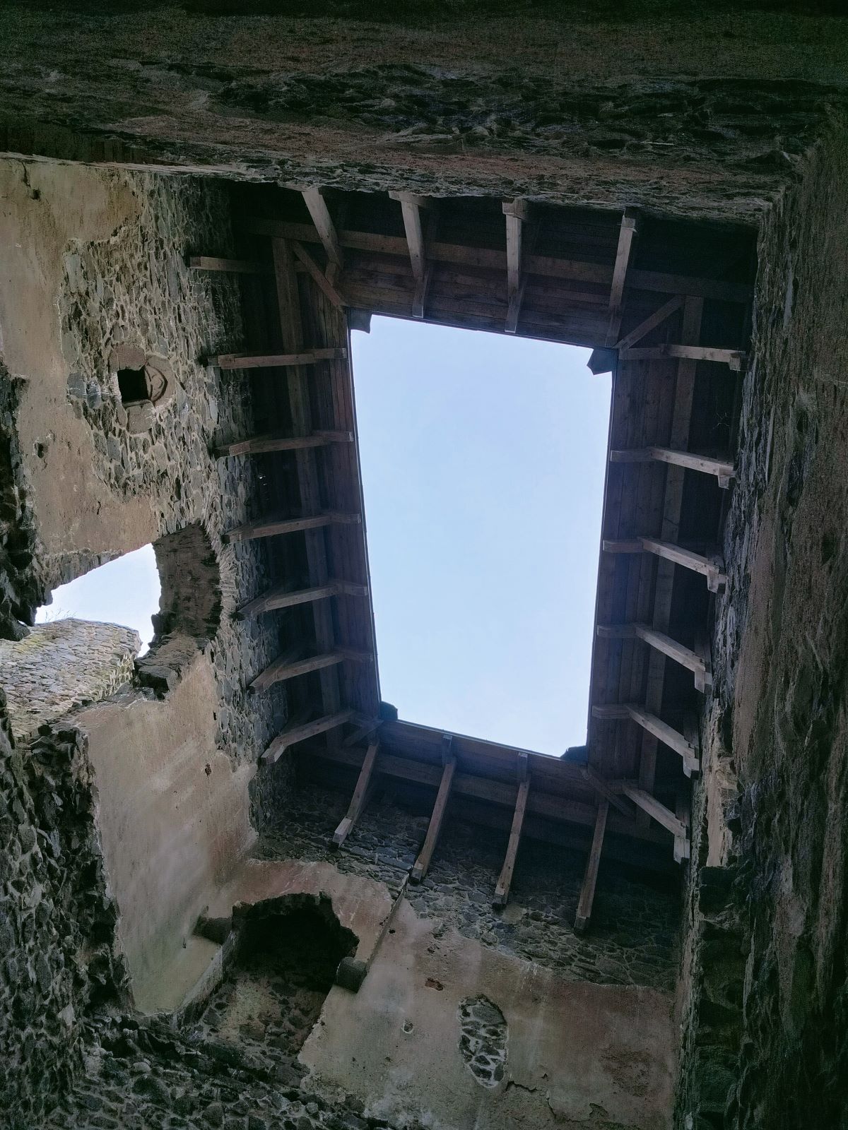 Zřícenina Rokštejna u Panské Lhoty