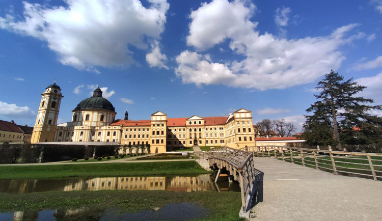 Park u zámku v Jaroměřicích nad Rokytnou