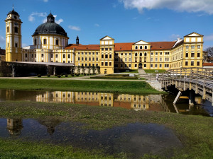 Park u zámku v Jaroměřicích nad Rokytnou