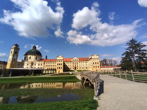 Park u zámku v Jaroměřicích nad Rokytnou
