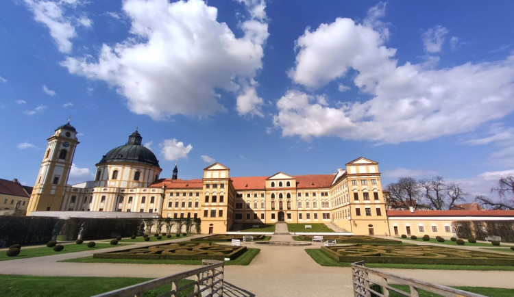 Park u zámku v Jaroměřicích nad Rokytnou