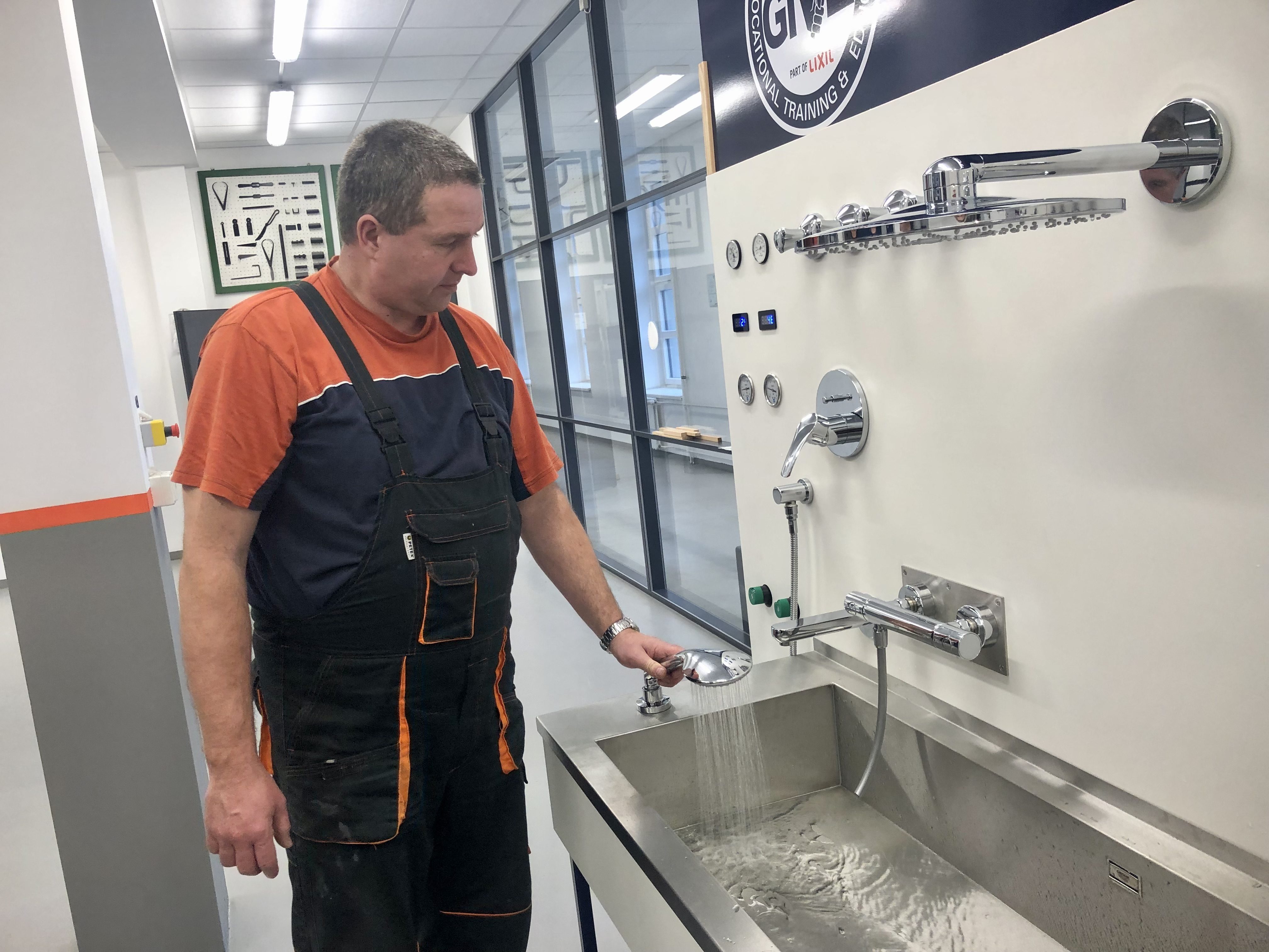 Nová učebna pro instalatéry na jihlavské stavební škole