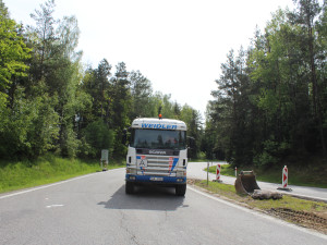 Stavba okružní křižovatky na dálničním přivaděči