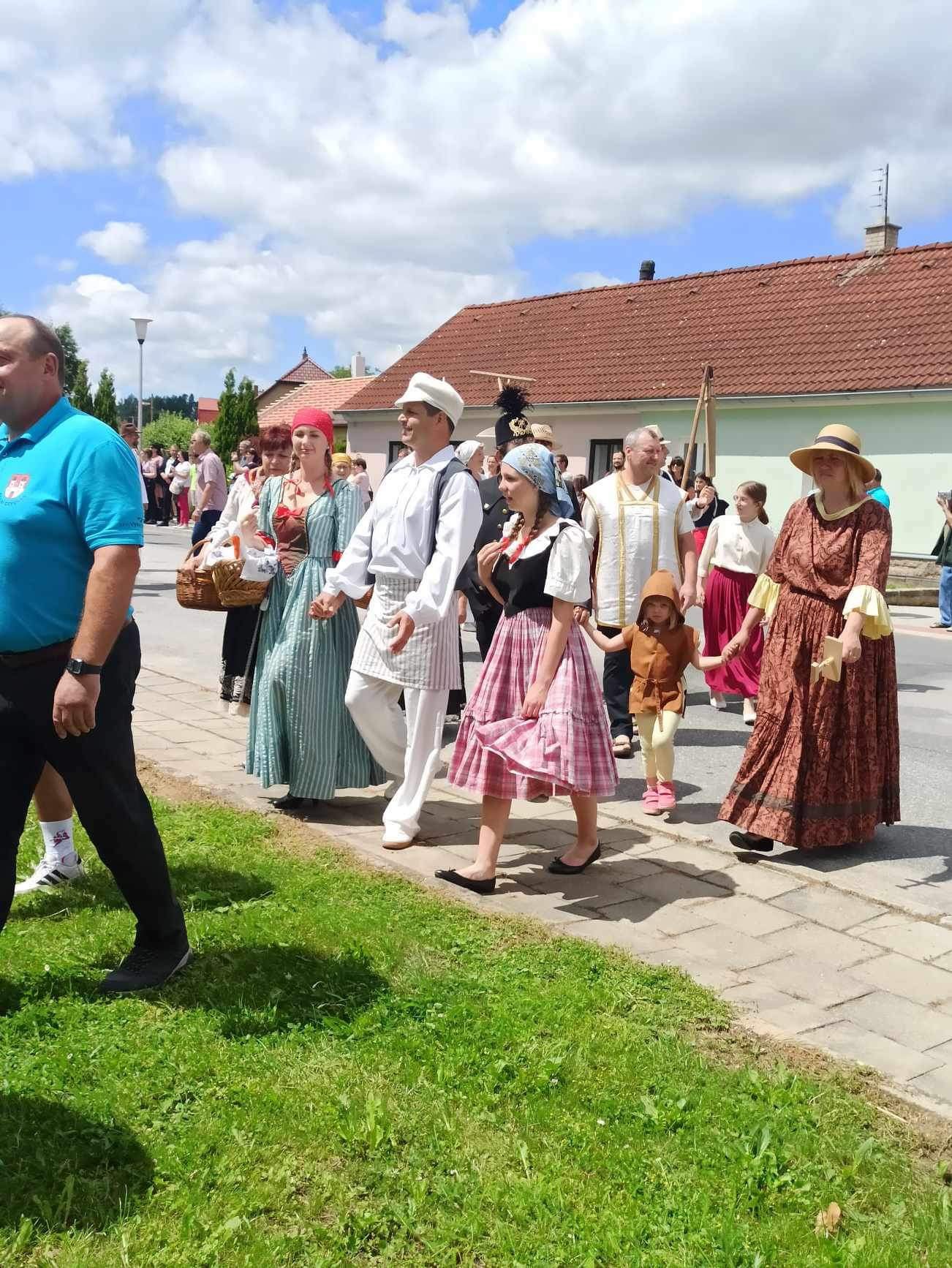 Oslavy 800 let od založení Dolní Cerekve