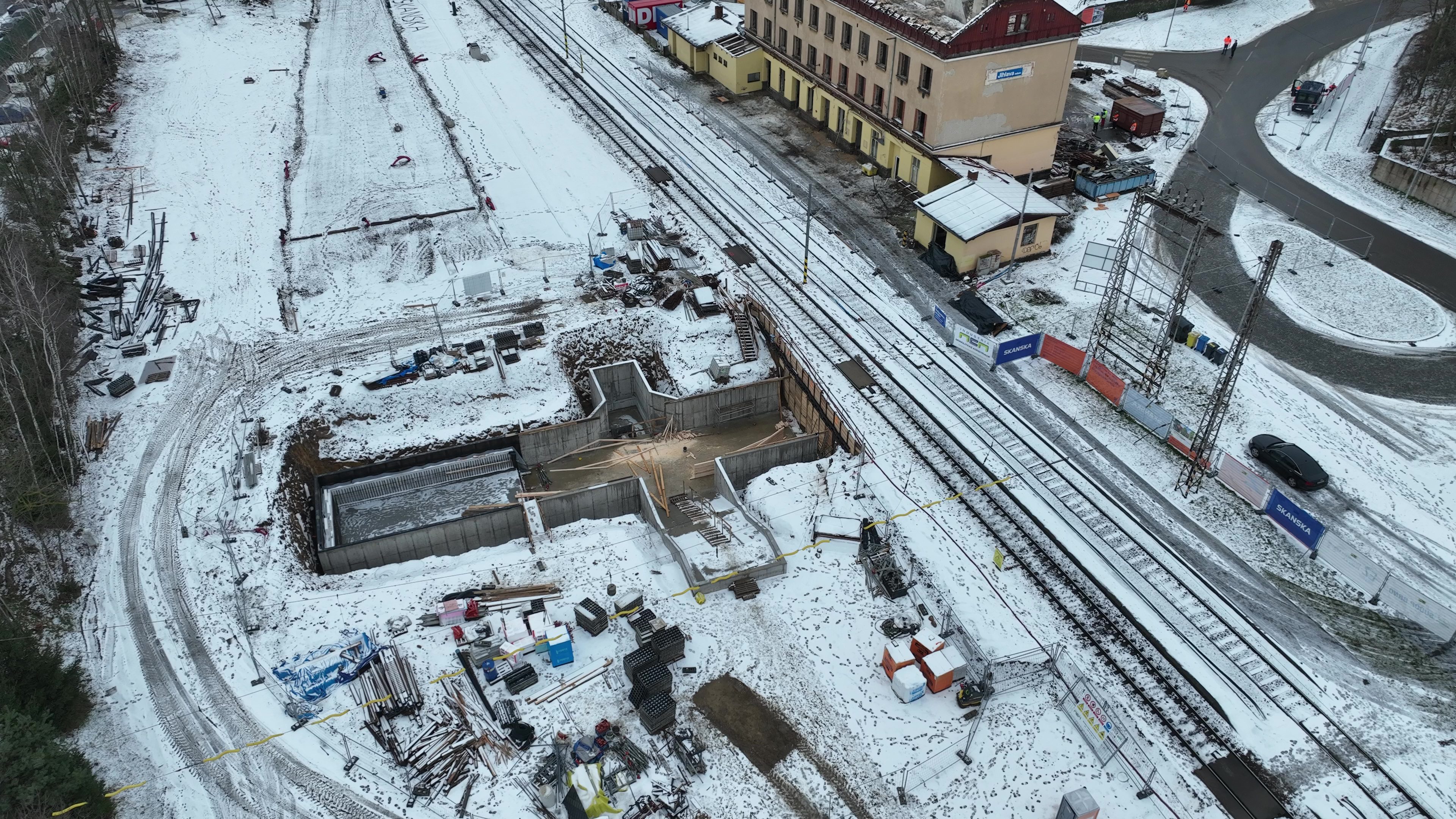 Demolice výpravní budovy ve stanici Jihlava - město