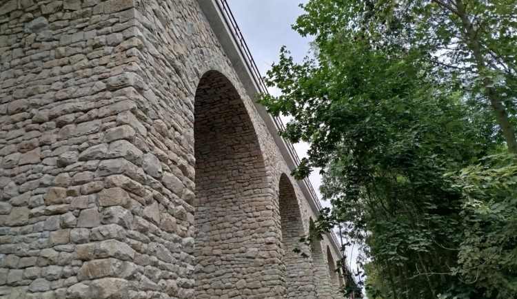 Oprava železničního viaduktu v Jihlavě