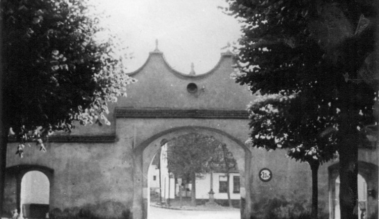 Historie a současnost Solné brány v Dolní Cerekvi