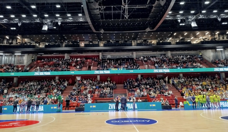 Basketbalový zápas ZVVZ USK Praha - Žabiny Brno