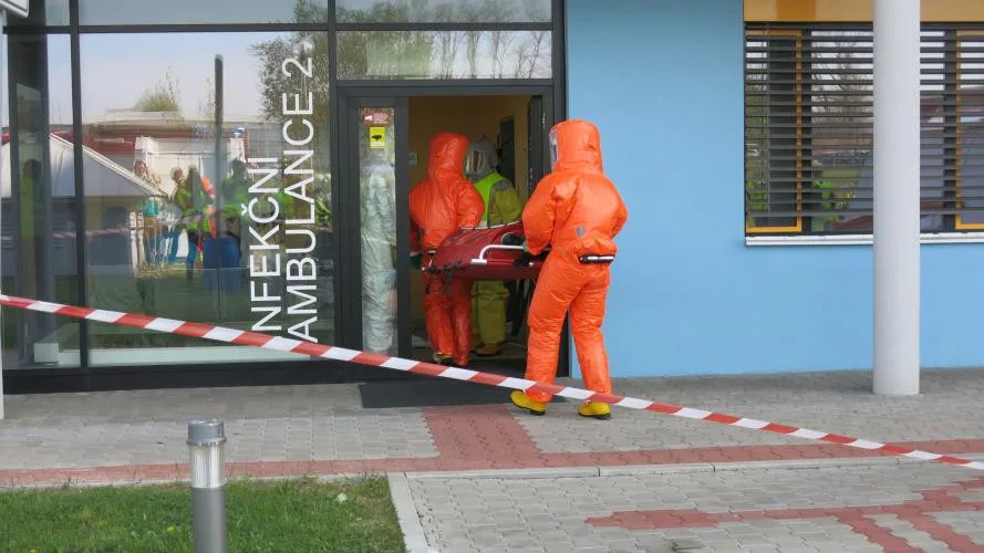Ebola-057
