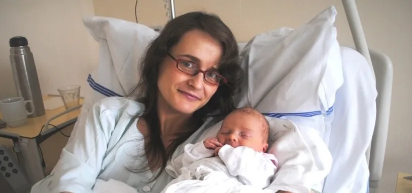 První miminko Vysočiny Sofinka s maminkou Blankou