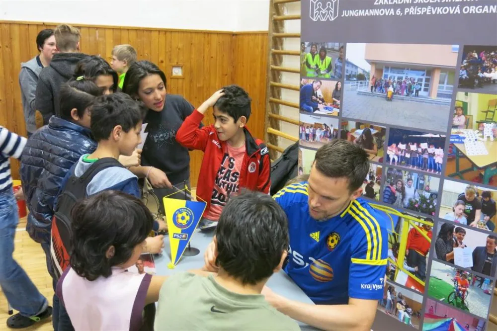 Fotbalisté na návštěvě jihlavské základní školy Jungmannova