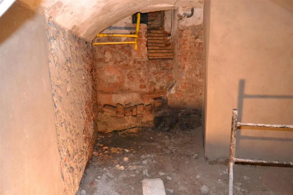 Objevený, dosud skrytý vchod v jihlavské galerii