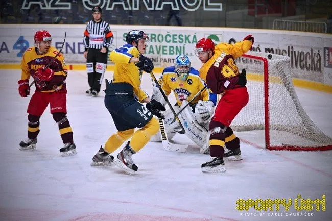 Škarek vychytal všechny ústecké střely a po výhře 3:0 má Dukla blízko do baráže