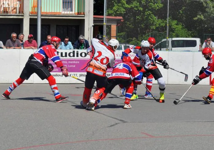 KAM ZA SPORTEM: Jihlavští hokejbalisté hrají play-off, v sobotu večer na šlágr Ligy malého fotbalu