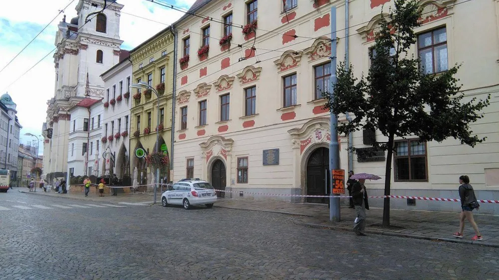 Na jihlavském magistrátu byl nalezen podezřelý kufřík. Všechny osoby z budovy byly evakuovány