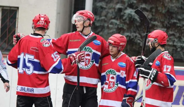 Hokejbalová rezerva SK Jihlava protáhla sérii vítězství, v Přibyslavicích vyhrála 4:3 po nájezdech