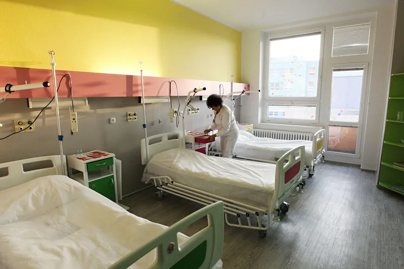 Těhotné ženy si nyní v jihlavské nemocnici zkrátí čekání na porod v novém, moderním pokoji