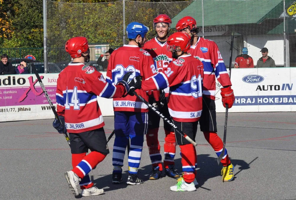 Hokejbalové béčko SK Jihlava si smlslo na rezervě Bulldogs Brno výsledkem 5:0