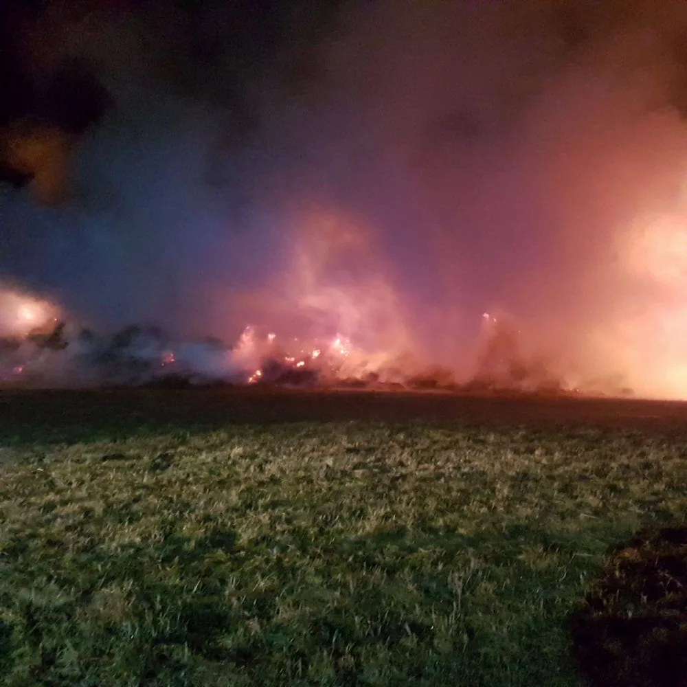 U Batelova na Jihlavsku hořel stoh slámy. Na místo vyjely tři hasičské jednotky