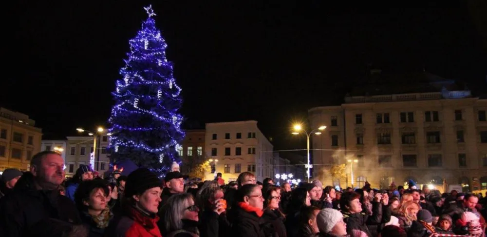 Blíží se adventní čas. V Třešti ho zahájí obří loutka, v Jihlavě velký jarmark