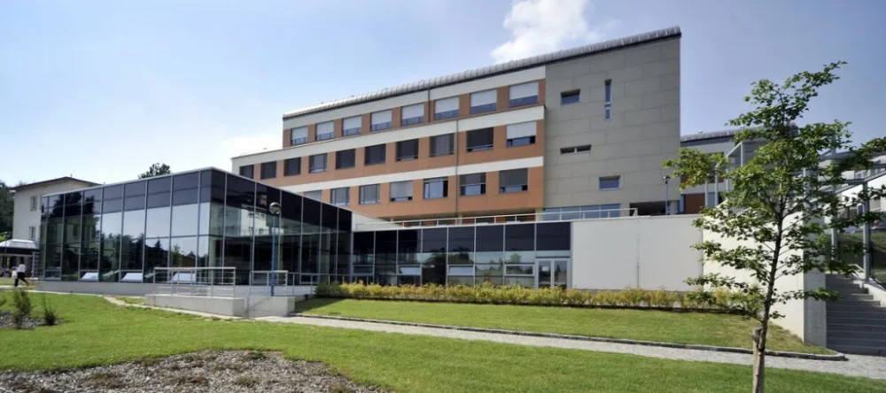 Nemocnice v Novém Městě na Moravě nakonec neomezí provoz. Rýsuje se shoda o mzdách