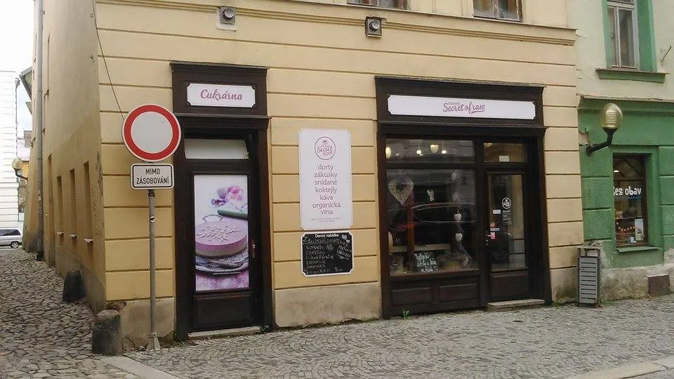 Všímám si, že se hodně zákazníků vrací, říká Lukáš Kalný, provozovatel cukrárny s raw zákusky