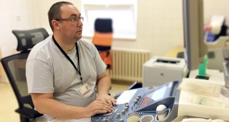 Gynekolog Roman Peschout se špičkovým ultravzukem