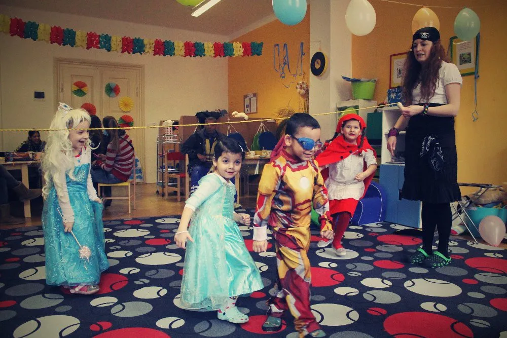 Jihlavský Klíček zažil svůj první karneval. Nechyběl fotokoutek, pohádky a soutěže
