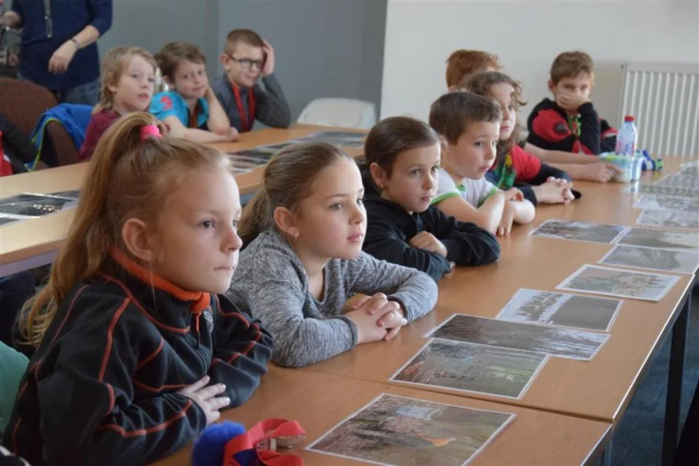 Lesní pedagogika v praxi. Žáci z jihlavské ZŠ Seifertova poznávali, jak to chodí v lese