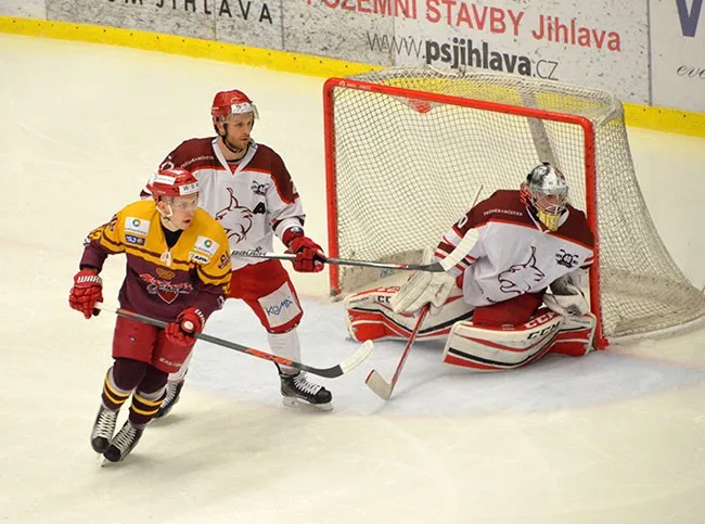 První mečbol Dukla Jihlava nevyužila. Ve Frýdku-Místku těsně prohrála, v sérii vede 3:1 na zápasy
