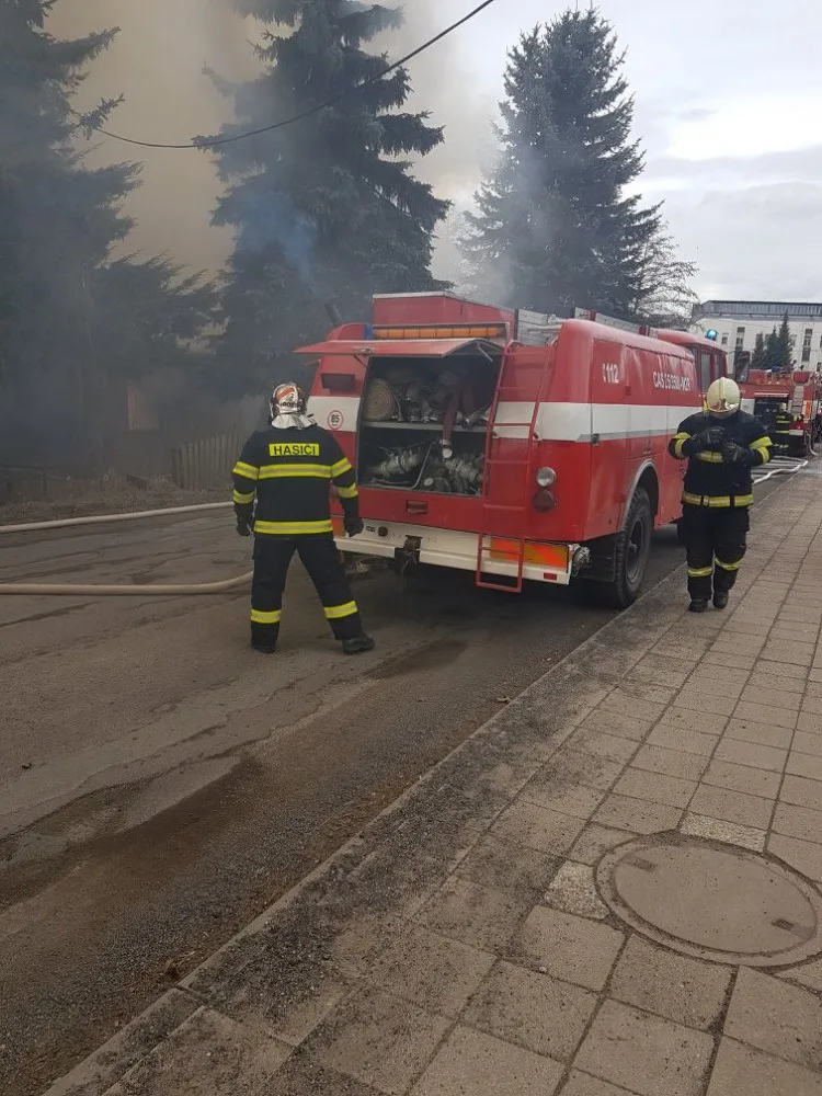 V Dobroníně na Jihlavsku shořel bývalý hostinec. Škoda se vyšplhala na 700 tisíc korun