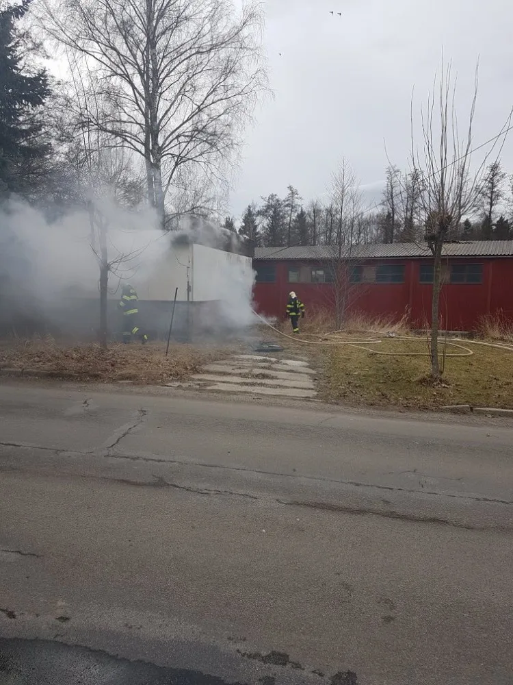 V Dobroníně na Jihlavsku shořel bývalý hostinec. Škoda se vyšplhala na 700 tisíc korun