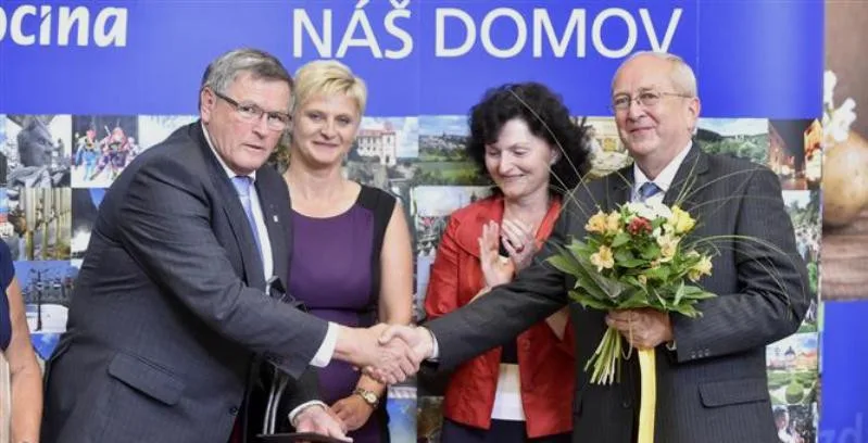 Lípa 2016, předání zlaté stuhy starostovy Jiřímu Kuncovi.