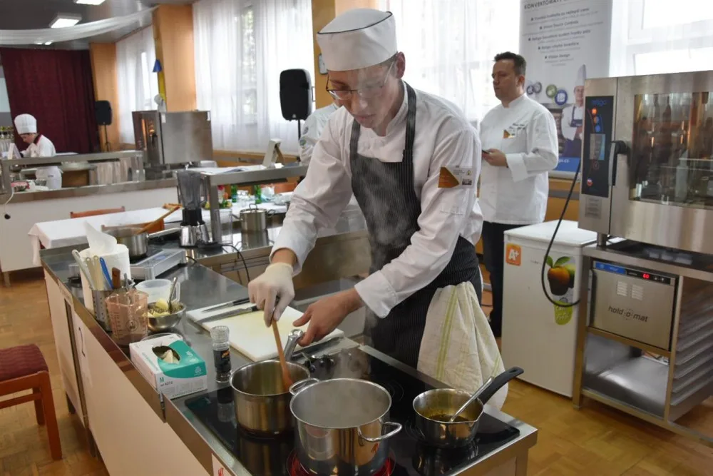 Petr Špaček připravuje kachní prso